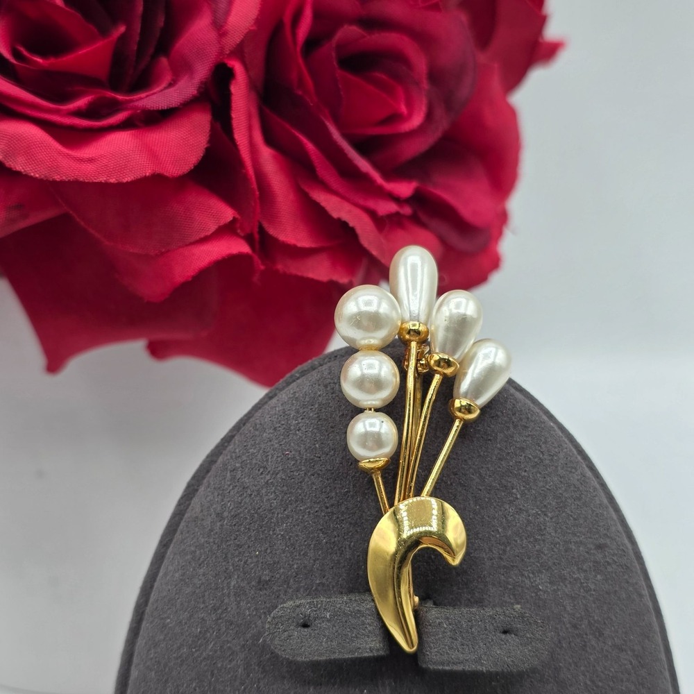 Vintage Brooch Faux Pearl Gold Tone Floral Bouquet Pin Jewelry Spray Modernist